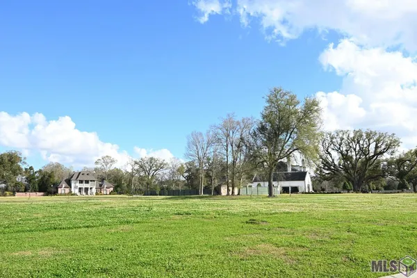 $390,000 | 462 Sweet Grass Loop, Thibodaux, LA 70301