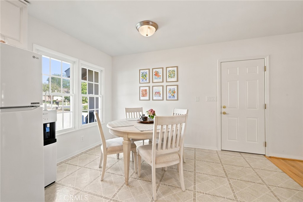 1869 Country Club Road Thousand Oaks, CA 91360 - Photo 7 of 35