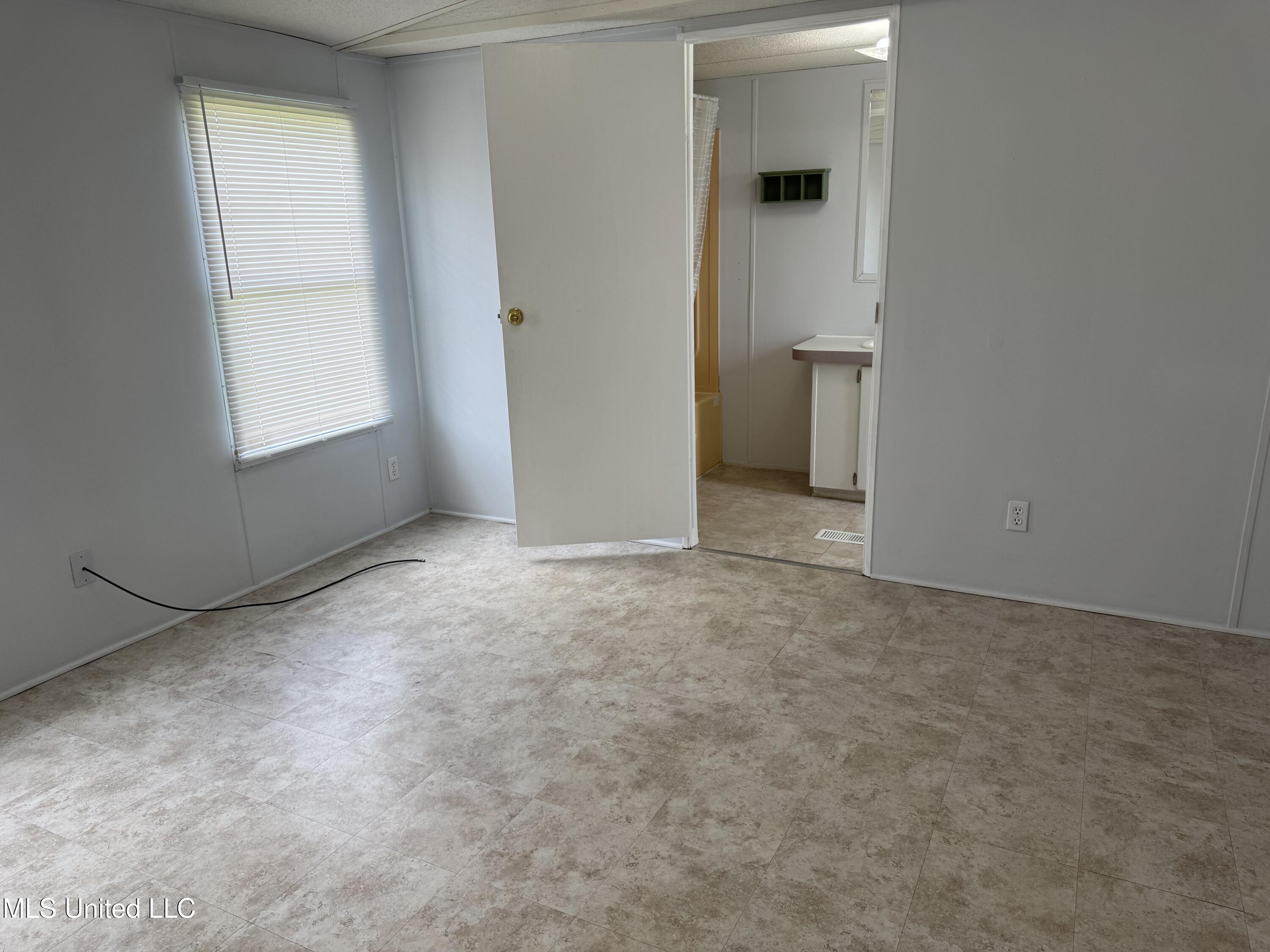 17481 Orange Grove Road, Unit 60 Gulfport, MS 39503 - Photo 7 of 14 IMG_2674