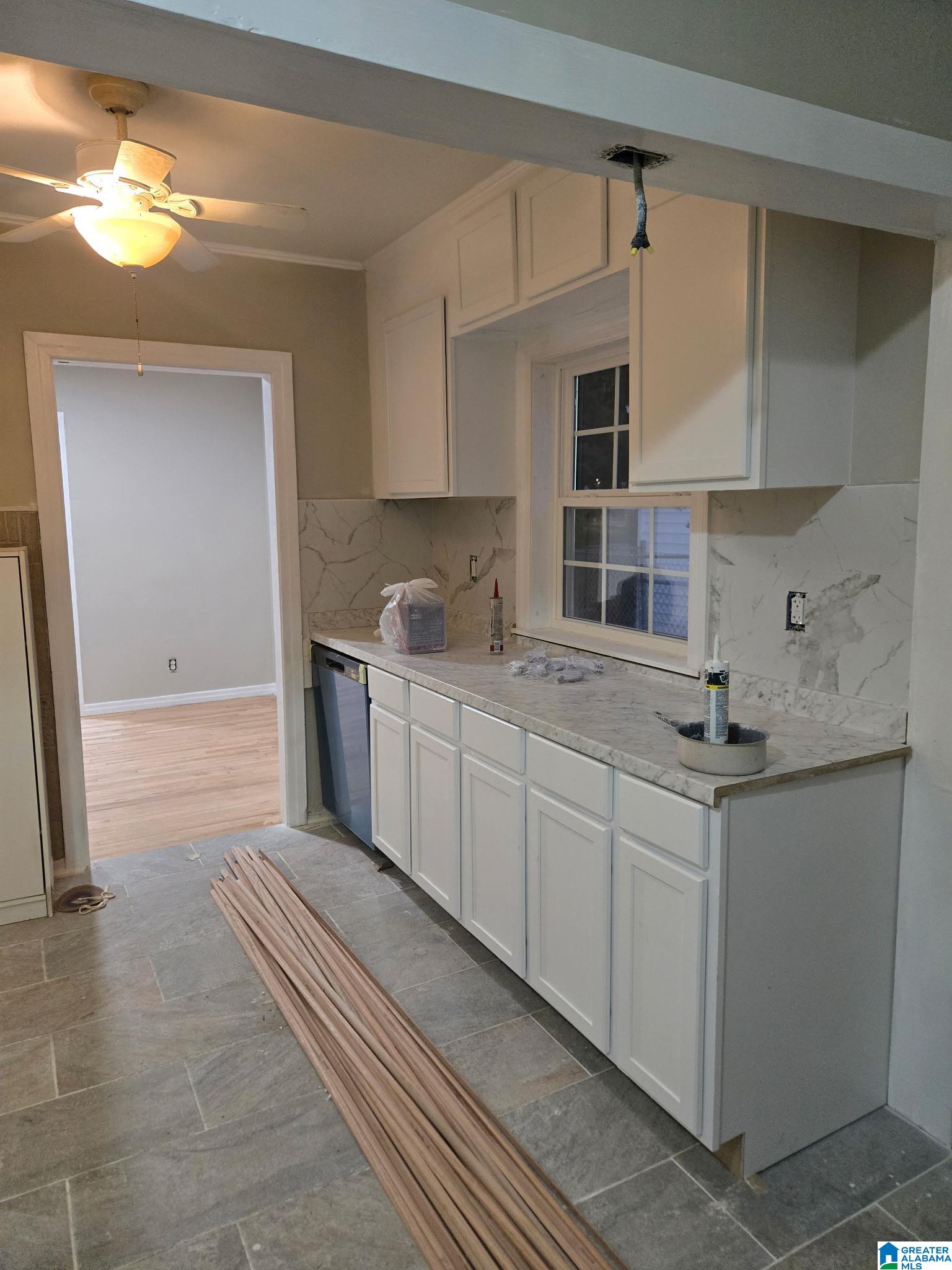 728 Center Place Southwest Birmingham, AL 35211 - Photo 2 of 14