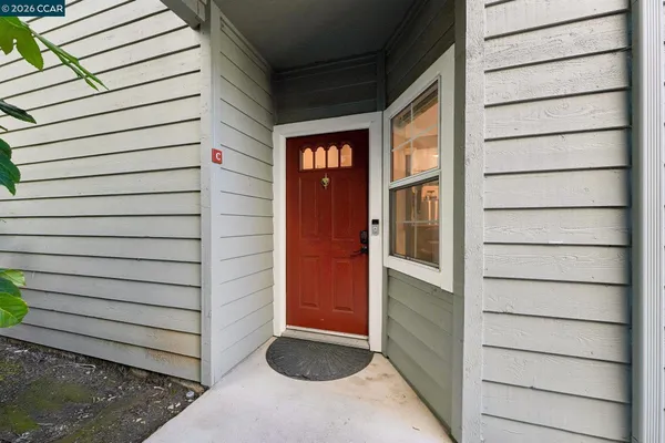 a view of entryway with a wooden roof
