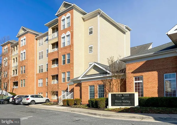 $2,700 | 400 Symphony Circle, Unit 219H, Hunt Valley, MD 21030