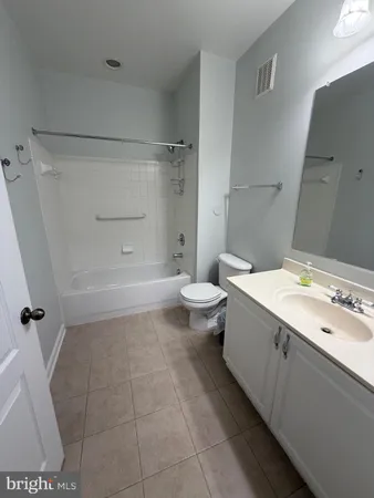 $2,700 | 400 Symphony Circle, Unit 219H, Hunt Valley, MD 21030