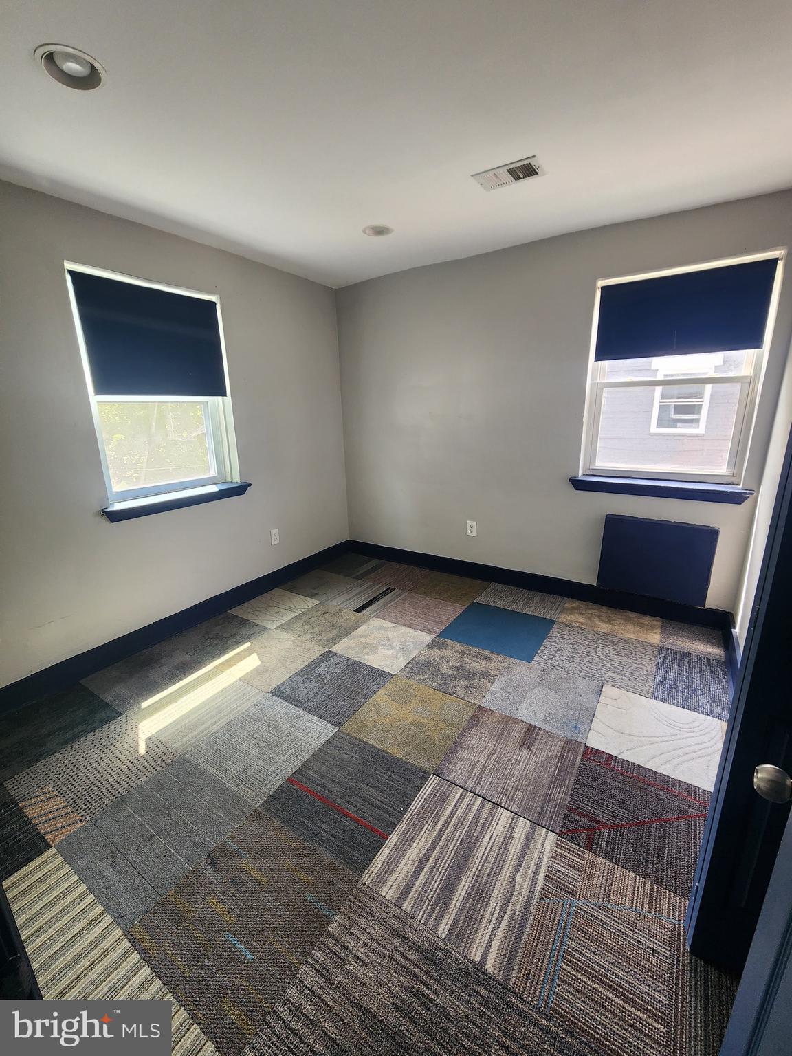4606 Hillside Road Southeast Washington, DC 20019 - Photo 4 of 12 Gallery Image 4