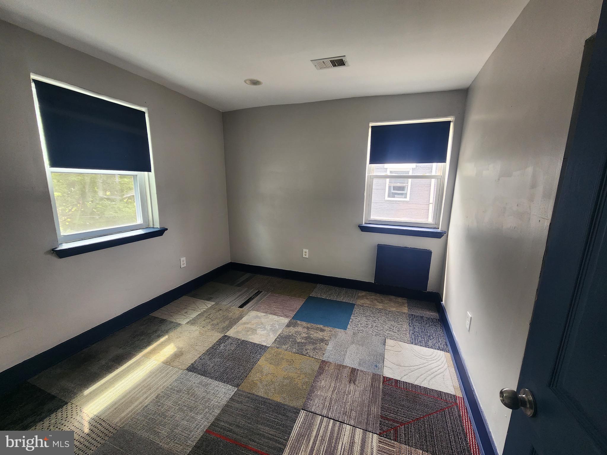 4606 Hillside Road Southeast Washington, DC 20019 - Photo 5 of 12 Gallery Image 5