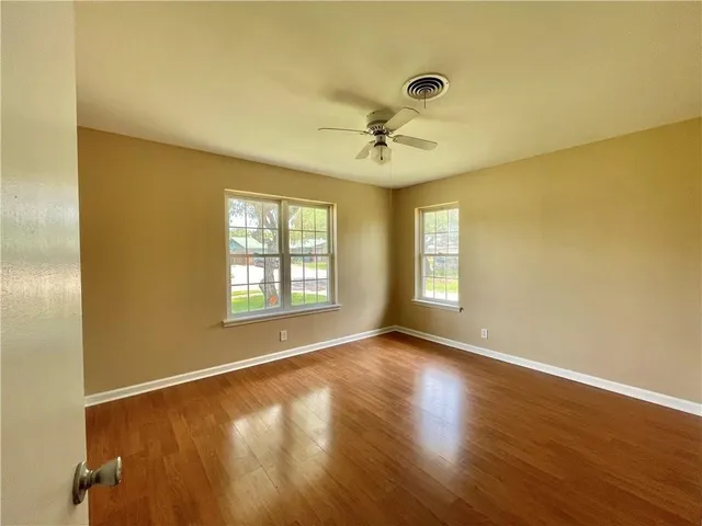 $2,275 | 502 Evergreen Drive, Corpus Christi, TX 78412