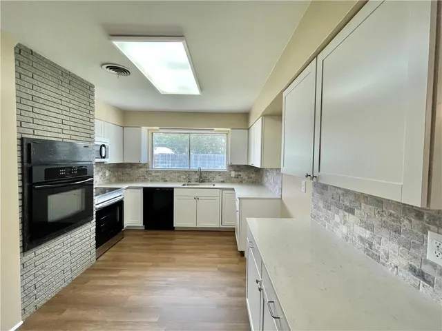 $2,275 | 502 Evergreen Drive, Corpus Christi, TX 78412