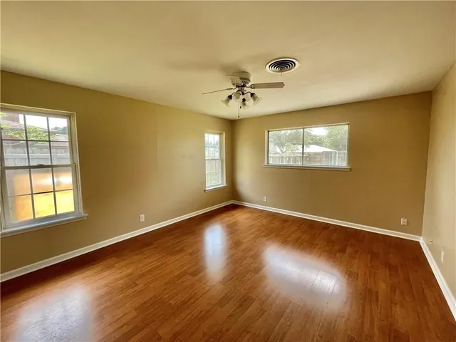 $2,275 | 502 Evergreen Drive, Corpus Christi, TX 78412