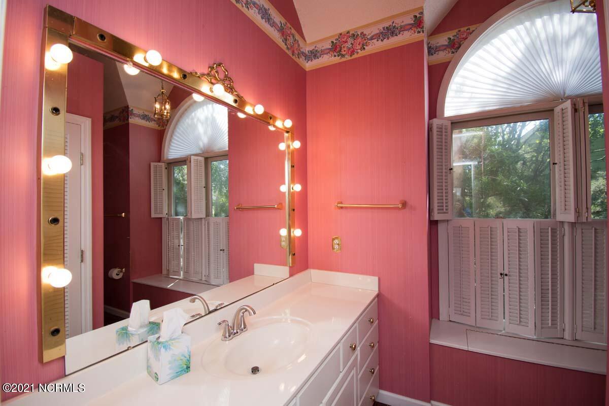 416 Emerald Circle Emerald Isle, NC 28594 - Photo 11 of 50 Master bathroom