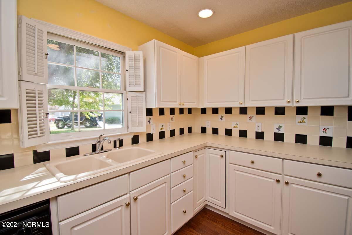 416 Emerald Circle Emerald Isle, NC 28594 - Photo 39 of 50 Kitchen sink