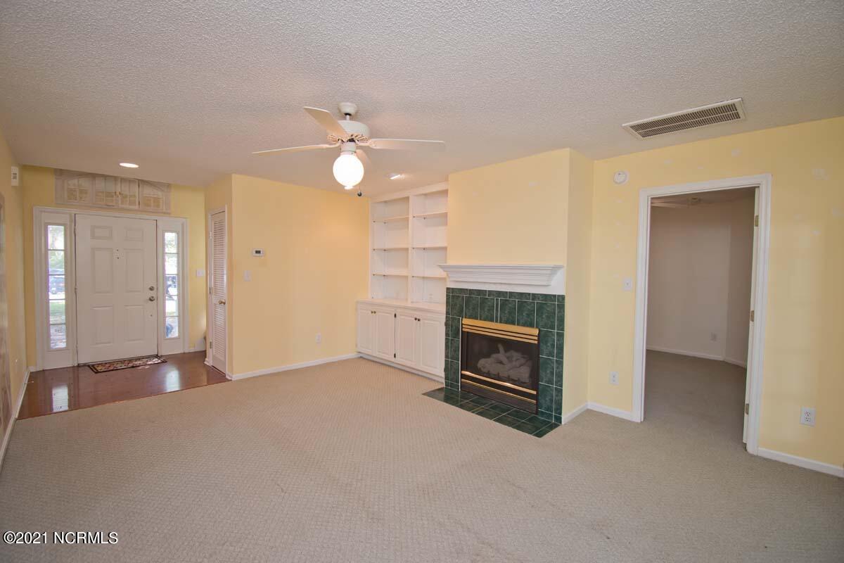 416 Emerald Circle Emerald Isle, NC 28594 - Photo 4 of 50 entry lr
