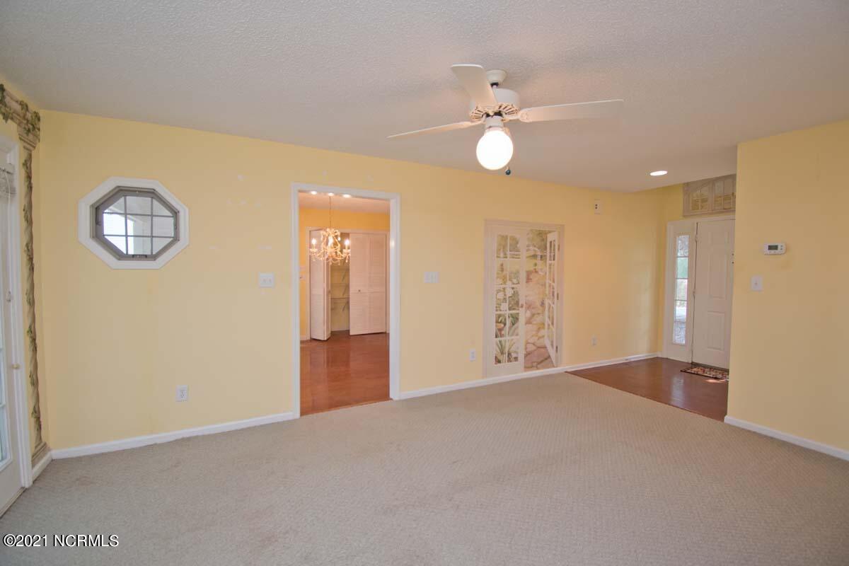 416 Emerald Circle Emerald Isle, NC 28594 - Photo 41 of 50 LivR to kitchen