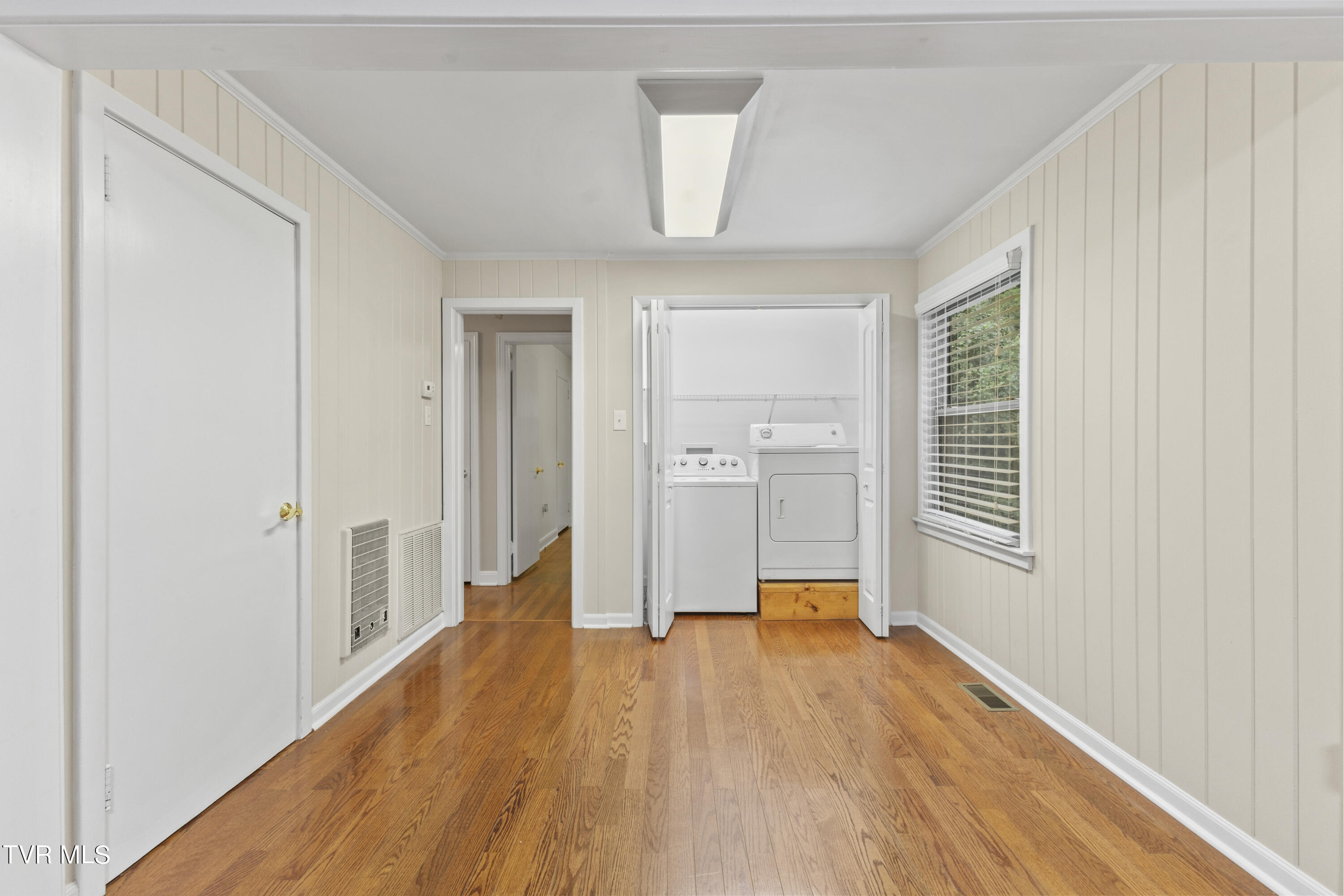 1608 Wendover Road Bristol, VA 24201 - Photo 10 of 32 128A4836