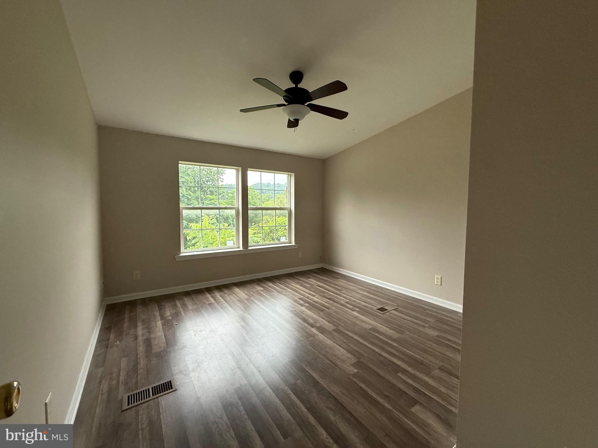 4888 Vera Cruz Road Emmaus, PA 18049 - Photo 18 of 29