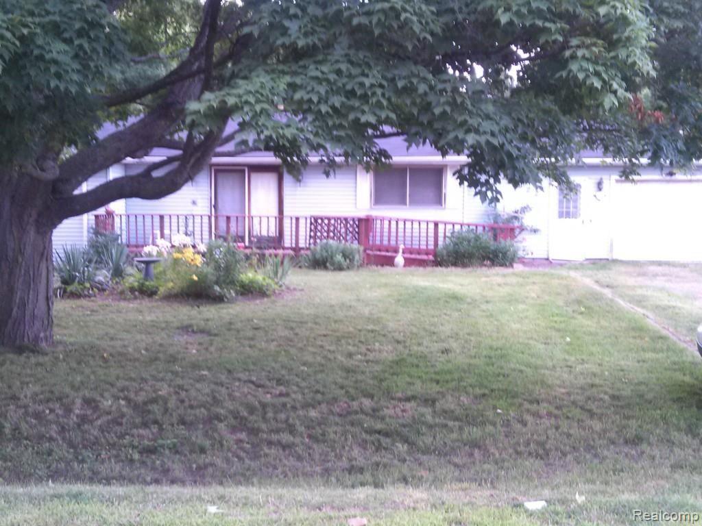 822 West Barnes Road Fostoria, MI 48435 - Photo 2 of 13 2.jpg