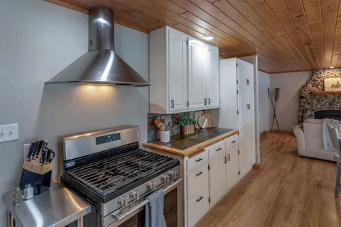 $600,000 | 26905 Pelican Beach Road, Merrifield, MN 56465