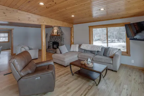 $600,000 | 26905 Pelican Beach Road, Merrifield, MN 56465