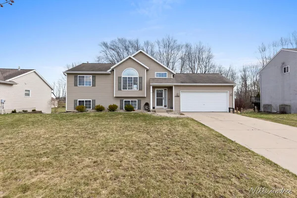 $359,900 | 10868 Douglas Drive, Allendale, MI 49401