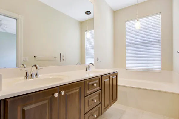 $3,950 | 164 Poinciana Drive, Jupiter, FL 33458