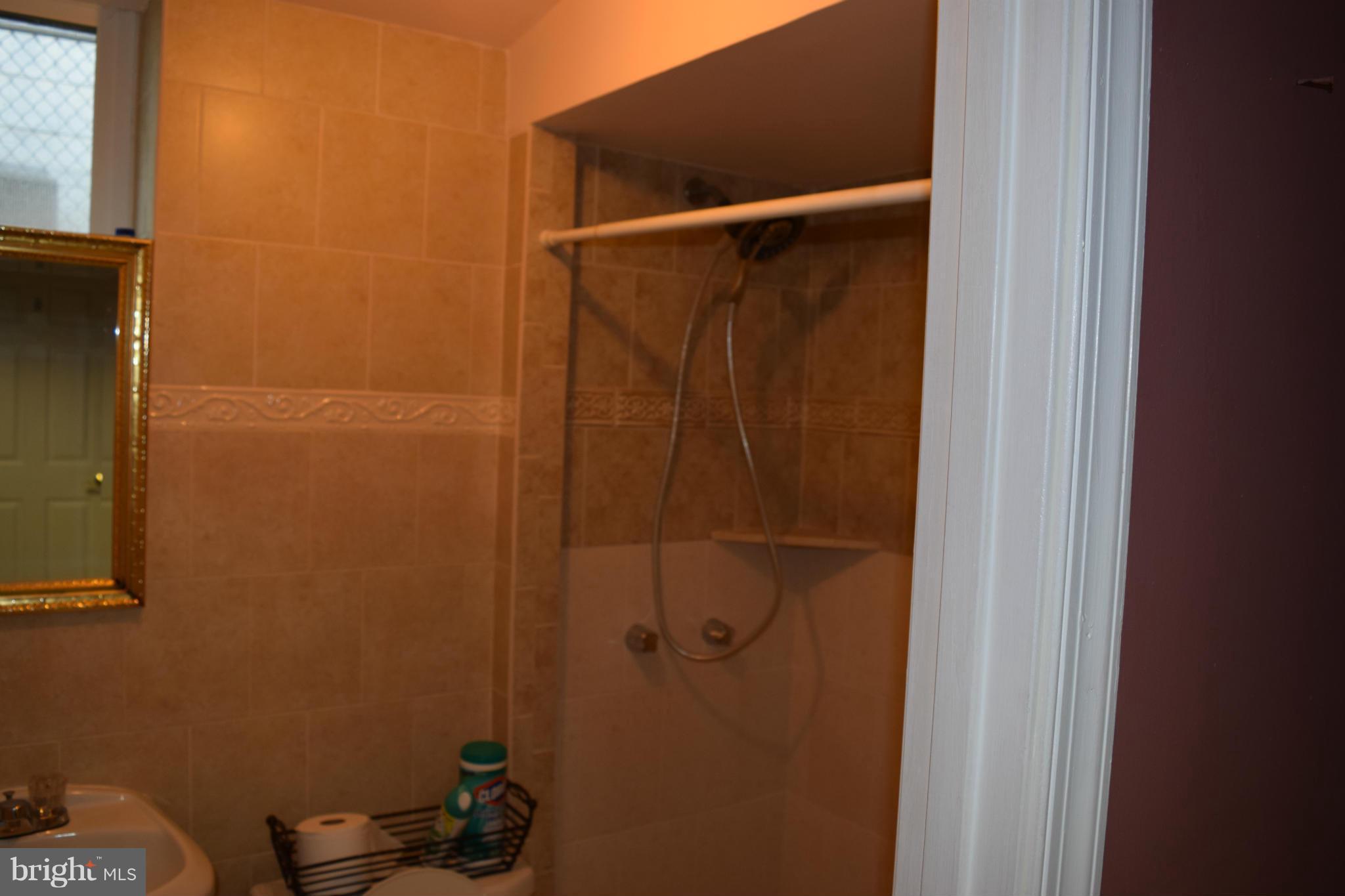 5326 Chesapeake Road Hyattsville, MD 20781 - Photo 15 of 23 Bath