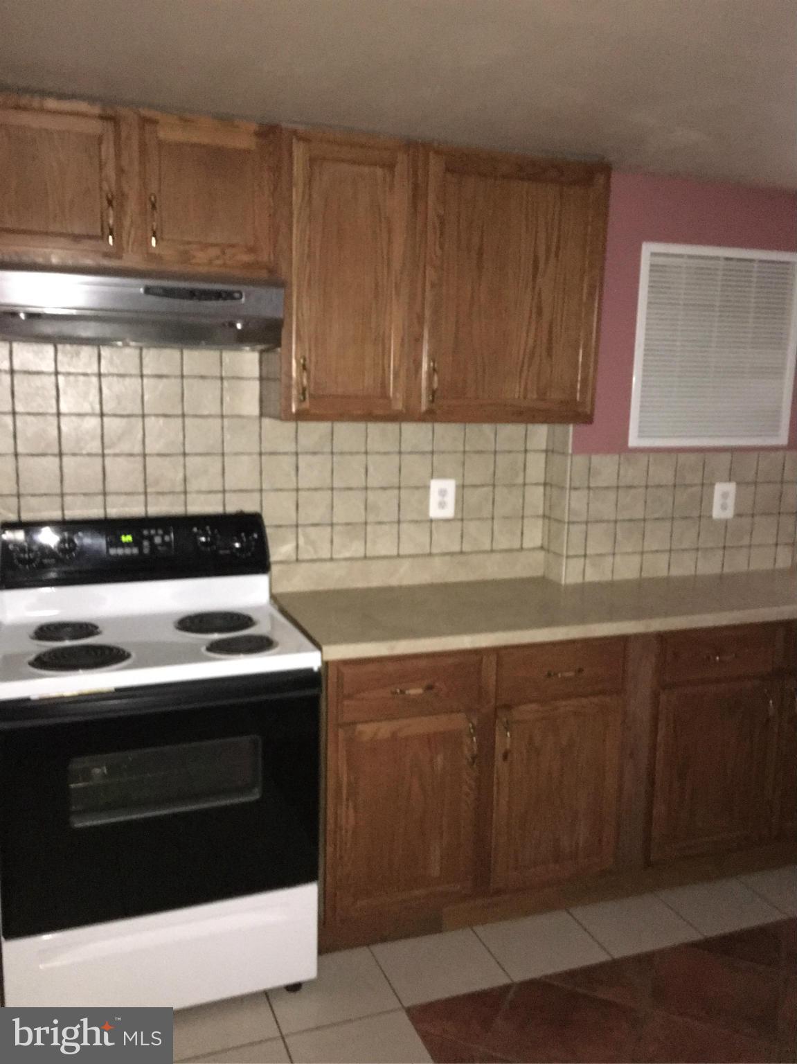 5326 Chesapeake Road Hyattsville, MD 20781 - Photo 6 of 23 Kitchen