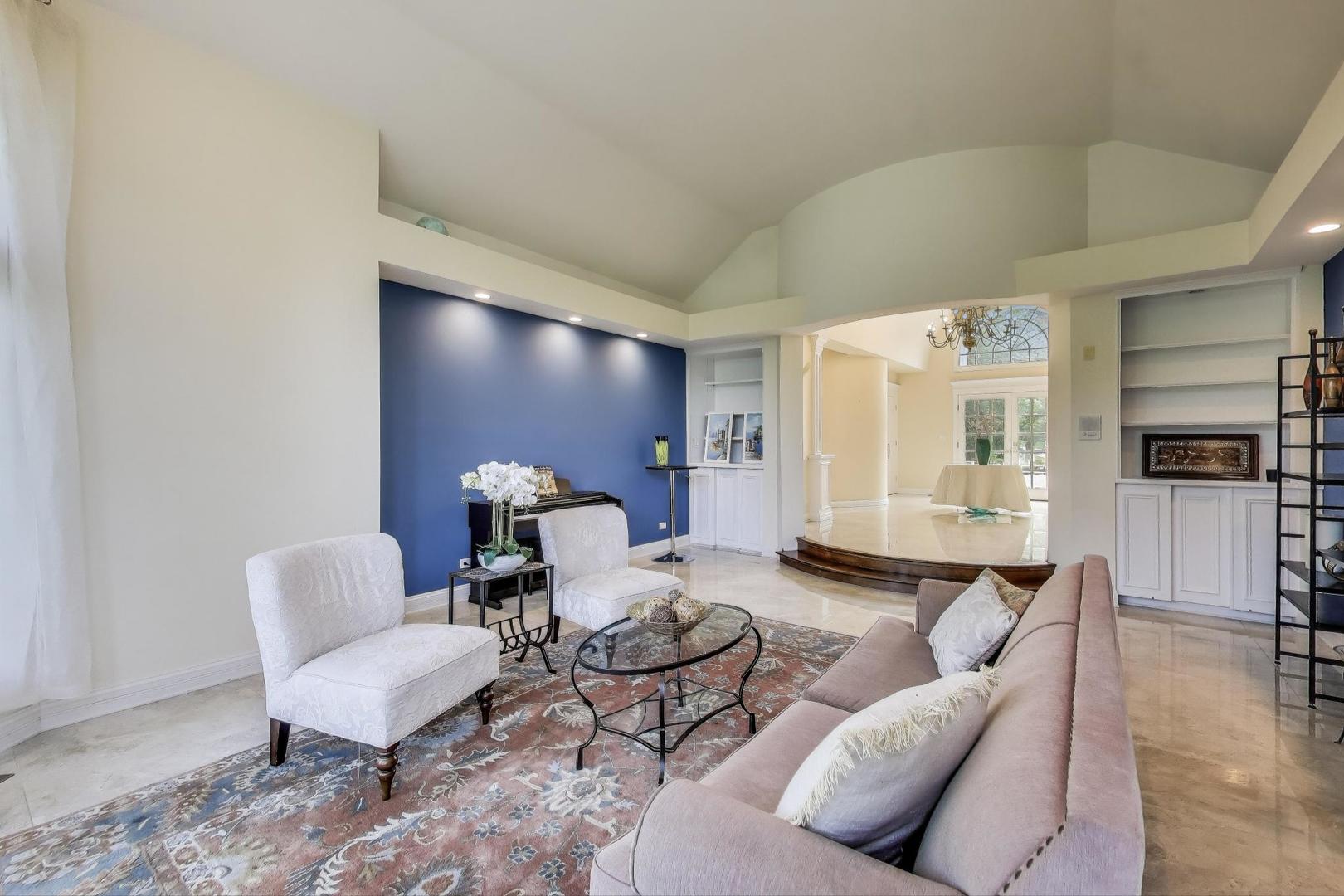 1920 Wedgewood Drive Lake Forest, IL 60045 - Photo 5 of 53 a living room with furniture and wooden floor