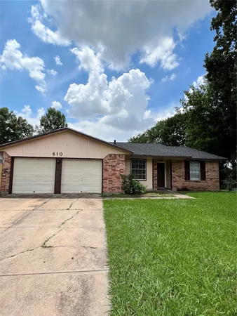 $1,600 | 610 Wood Smoke Drive, Houston, TX 77013