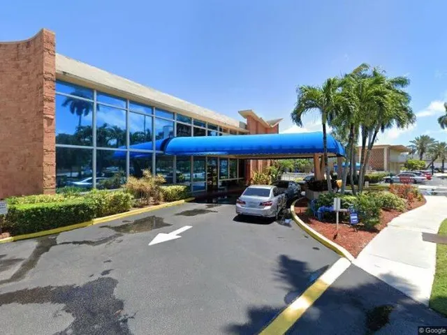 $185,000 | 26 Diplomat Parkway, Unit 2263, Hallandale Beach, FL 33009