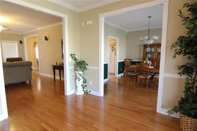1061 Ferrells Loop Road Manchester, TN 37355 - Photo 5 of 15 Open inviting foyer with hardwood floors