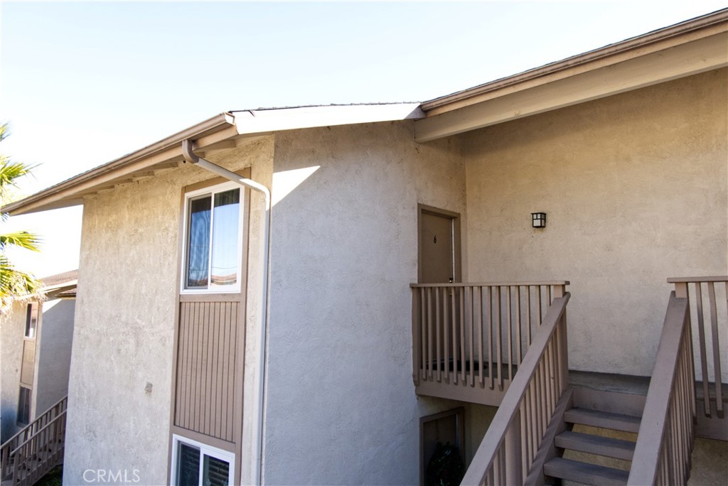 171 Brisco Road, Unit 6 Arroyo Grande, CA 93420 - Photo 9 of 12 a view of a house with a deck