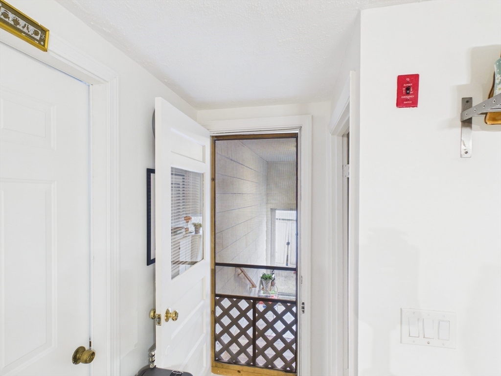 41 Essex Road Sharon, MA 02067 - Photo 11 of 42