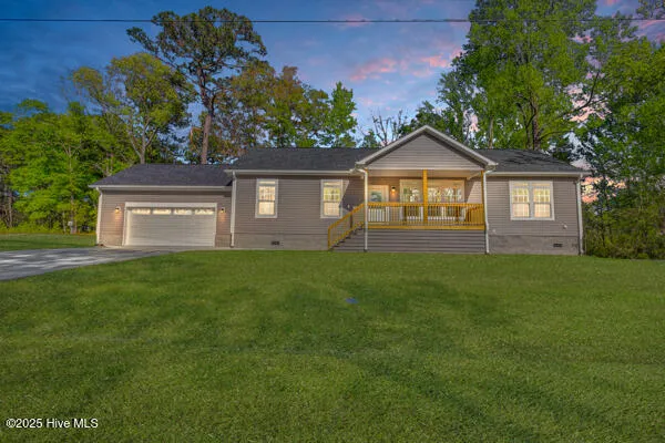 $394,000 | 429 Country Club Drive West, Minnesott Beach, NC 28510