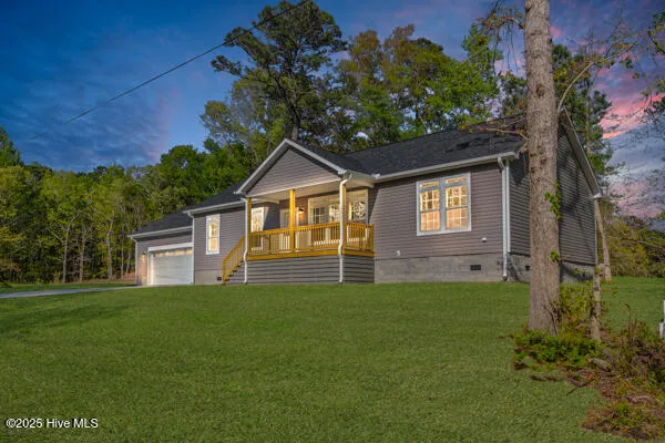 $394,000 | 429 Country Club Drive West, Minnesott Beach, NC 28510