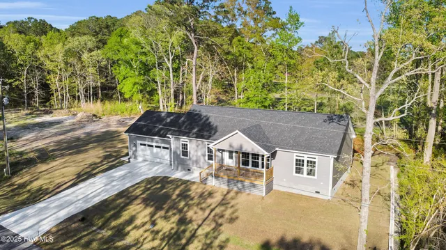 $394,000 | 429 Country Club Drive West, Minnesott Beach, NC 28510