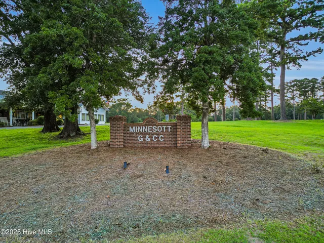 $394,000 | 429 Country Club Drive West, Minnesott Beach, NC 28510