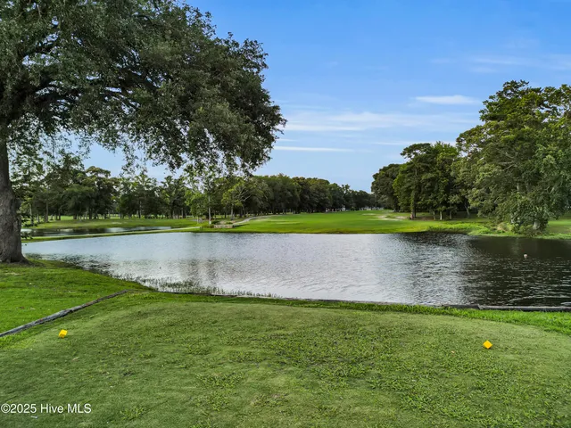 $394,000 | 429 Country Club Drive West, Minnesott Beach, NC 28510