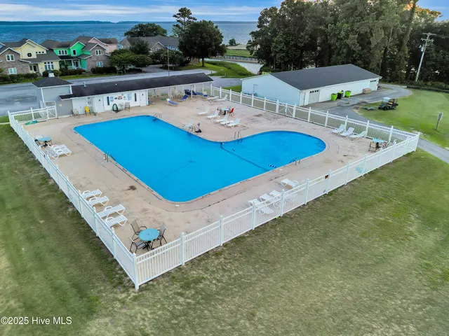 $394,000 | 429 Country Club Drive West, Minnesott Beach, NC 28510