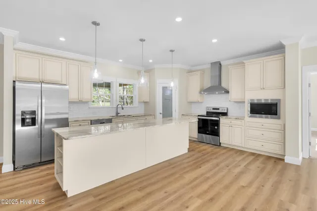 $394,000 | 429 Country Club Drive West, Minnesott Beach, NC 28510