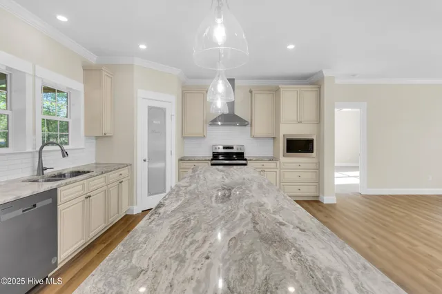 $394,000 | 429 Country Club Drive West, Minnesott Beach, NC 28510