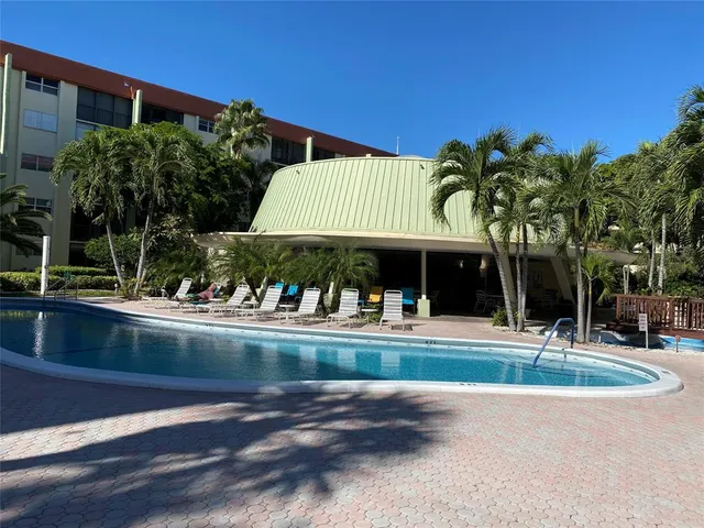 $2,200 | 5300 Northeast 24th Terrace, Unit 211C, Fort Lauderdale, FL 33308