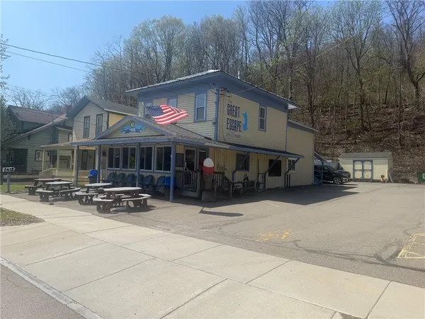 $1,100 | 221 South Franklin Street, Dix, NY 14891