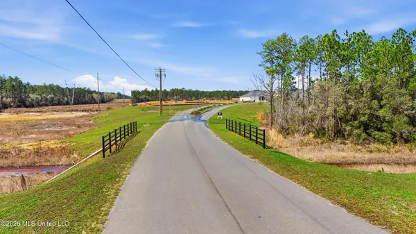 $2,750 | 13601 Winterberry Drive, Biloxi, MS 39532