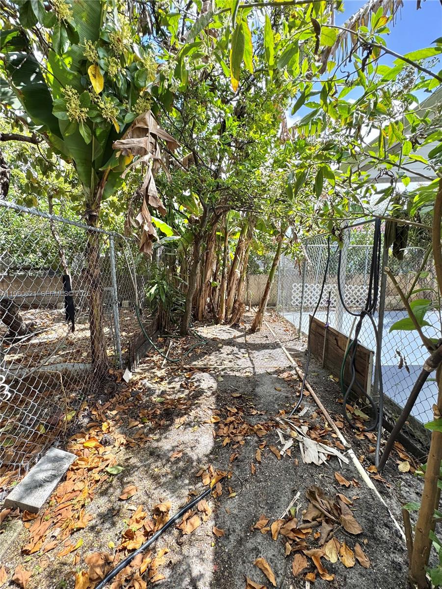 2395 Southwest 2nd Street Miami, FL 33135 - Photo 29 of 41