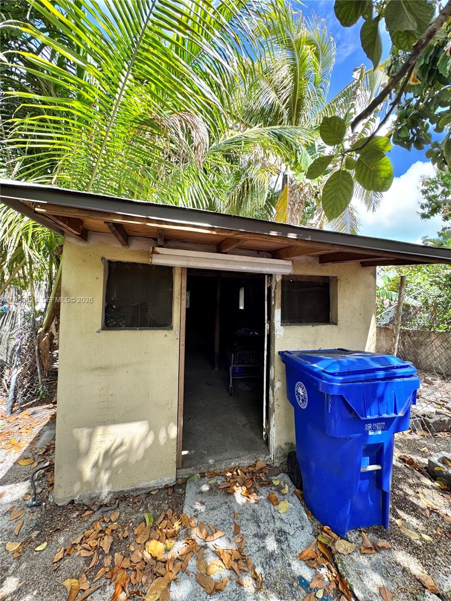 2395 Southwest 2nd Street Miami, FL 33135 - Photo 33 of 41