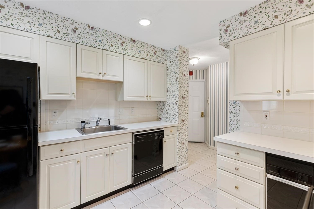 661 Lowell Street, Unit 16 Lexington, MA 02420 - Photo 16 of 35