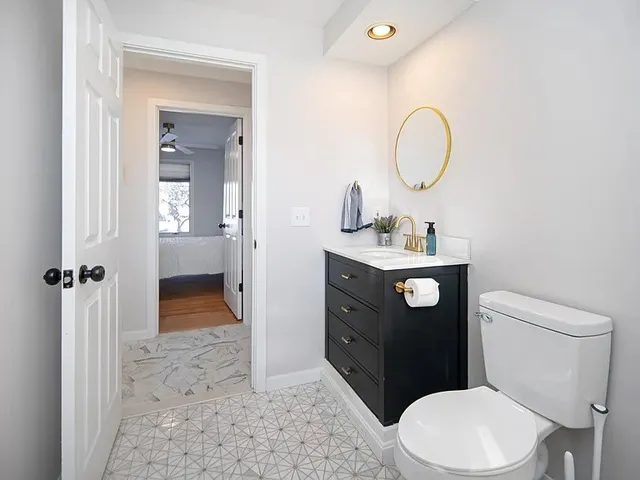 $4,500 | 262 Wood Hill Road, Narragansett, RI 02882