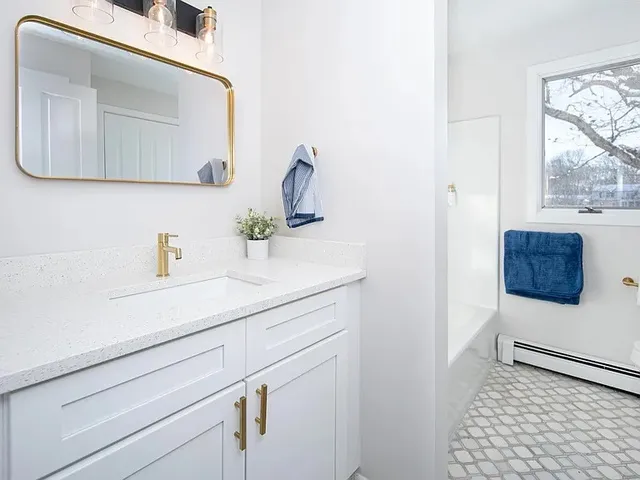 $4,500 | 262 Wood Hill Road, Narragansett, RI 02882