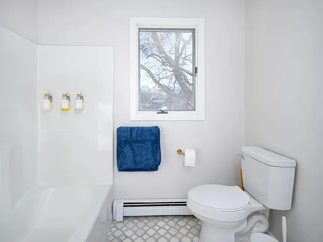 $4,500 | 262 Wood Hill Road, Narragansett, RI 02882