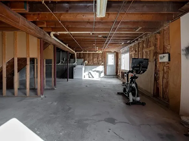 $4,500 | 262 Wood Hill Road, Narragansett, RI 02882