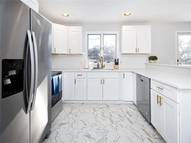 $4,500 | 262 Wood Hill Road, Narragansett, RI 02882